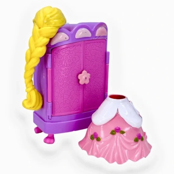 Polly Pocket Disney Princess Snow White doll, dresses, wardrobe - extras - Picture 4 of 6